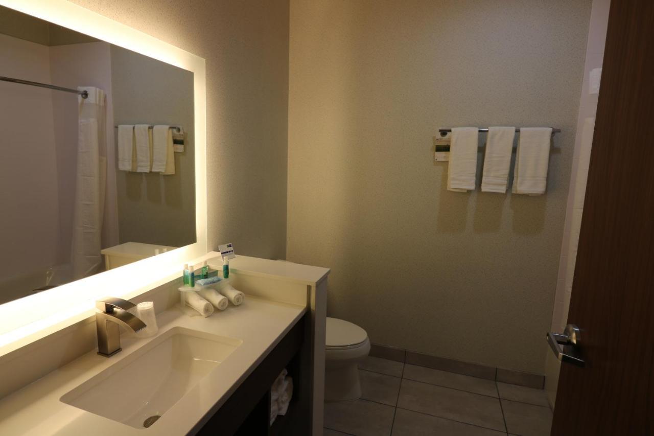 Holiday Inn Express & Suites - Coffeyville By Ihg Extérieur photo