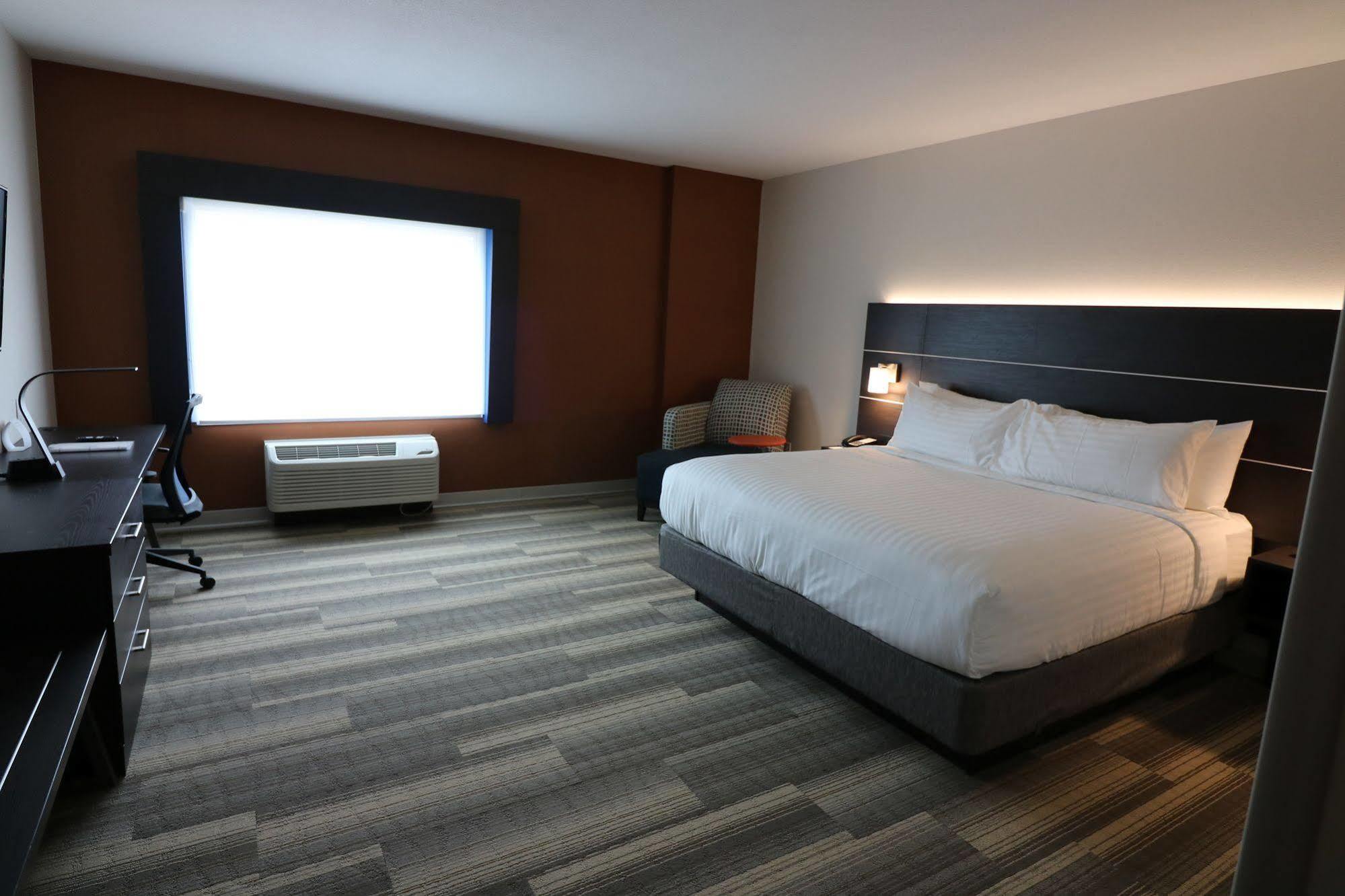 Holiday Inn Express & Suites - Coffeyville By Ihg Extérieur photo
