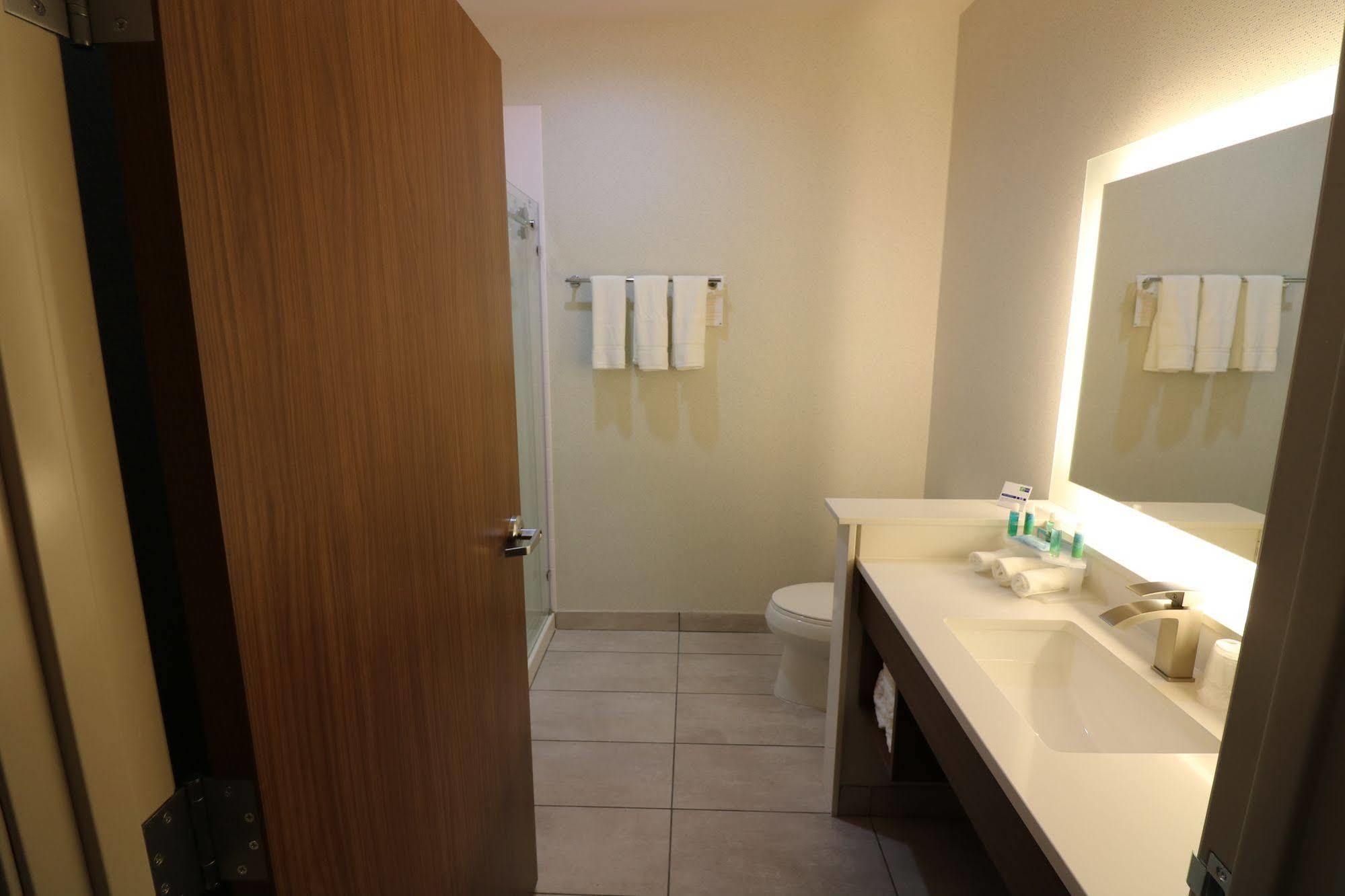 Holiday Inn Express & Suites - Coffeyville By Ihg Extérieur photo